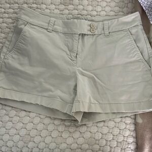 Stone 2” women’s Vineyard Vine shorts